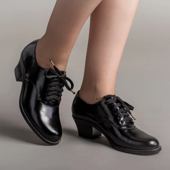 Damen-Oxford-Retro-Schuhe von modora.ch