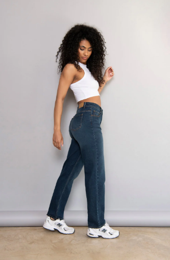 Damenjeans mit geradem Bein von modora.ch Damenjeans mit geradem Bein von modora.ch