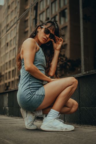 Elegante Damenkleider in Weiß 4